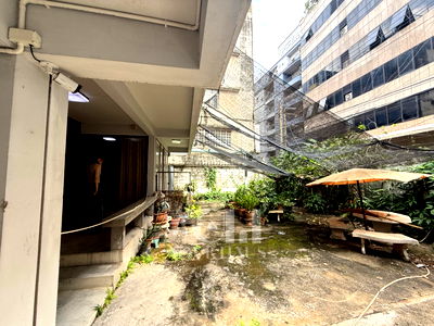 Land for sale BTS Surasak : House in the heart of Sathorn, Soi 11, Intersection 9, sq m, 38x,xxx