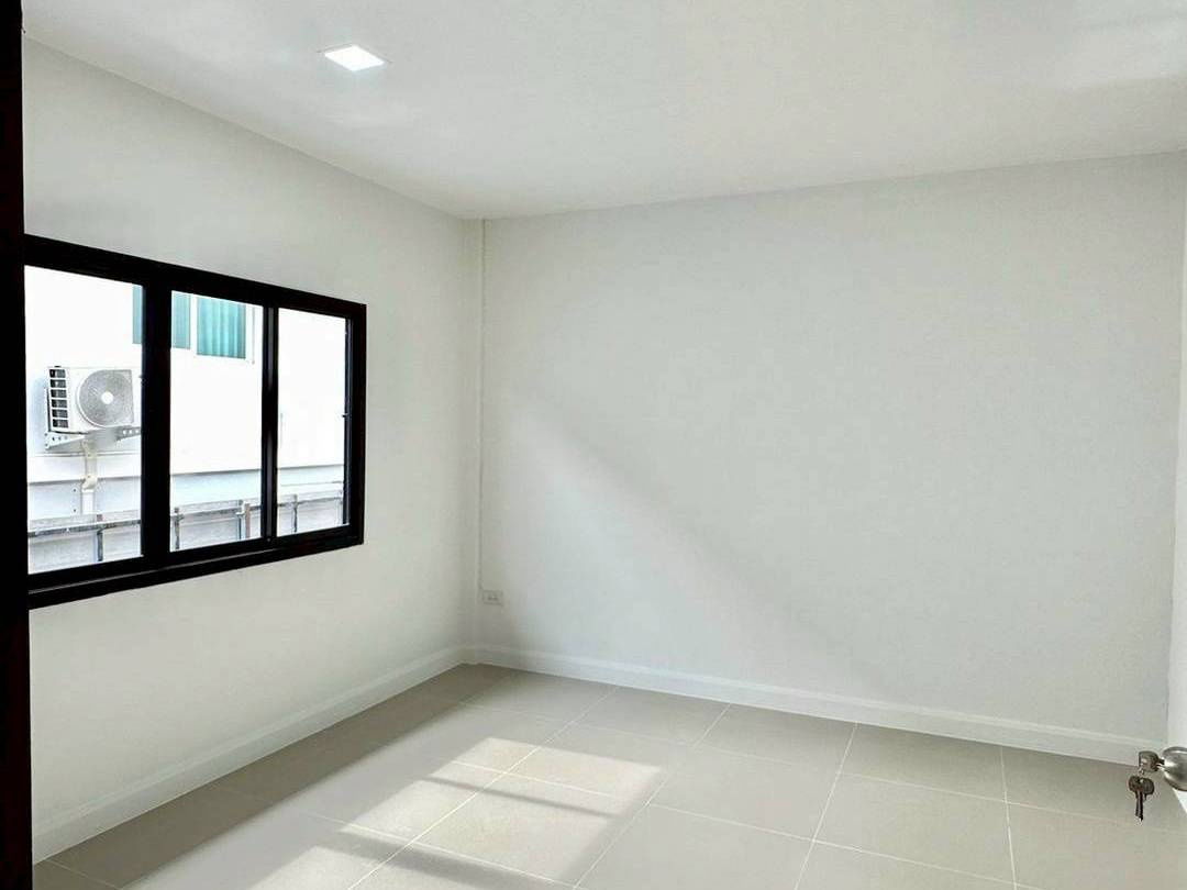 รูป ทาวน์เฮาส์ โซนนนทบุรี มหาสวัสดิ์ หมู่บ้านร่มรื่นวิลล์ 3 รีโนเวทใหม่ นัดชมบ้าน 085-318-6868  - รูปที่ 8/19