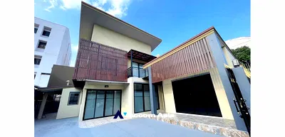 Houses for rent Charn Issara Tower : 🔼🔽 AccomA 📩 Home Office 4 BR House in Thung Maha Mek (AA19397)