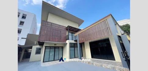 🔼🔽 AccomA 📩 Home Office 4 BR House in Thung Maha Mek (AA19397)