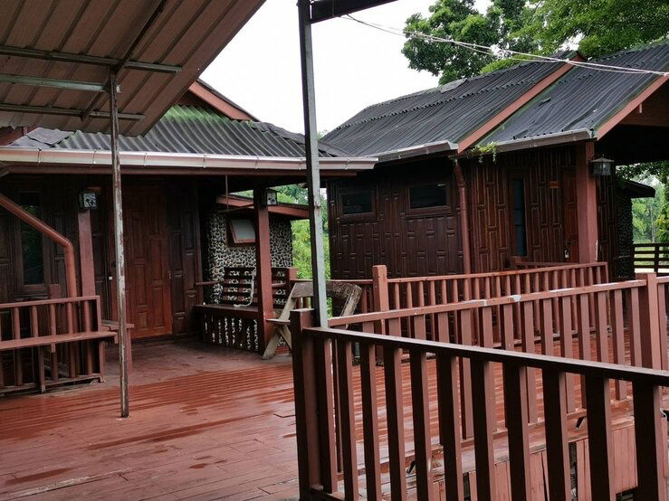 รูป ขายที่ดินพร้อมบ้านเรือนไทย สภาพดี  เนื้อที่ 7-3-70 ไร่ ต.หมอนนาง อ.พนัสนิคม จ.ชลบุรี  - รูปที่ 40/41