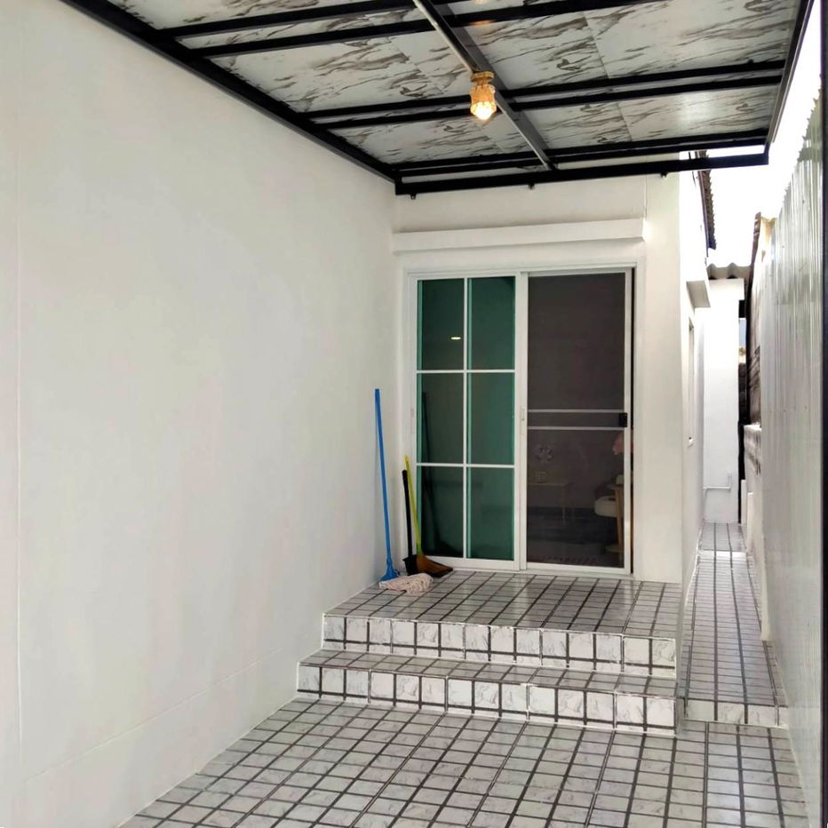 รูป บ้านโซนหนองจอก สุวินทวงศ์ หมู่บ้านอมรทรัพย์ เลียบวารี รีโนเวทใหม่ นัดชมบ้าน 085-318-6868 - รูปที่ 3/15