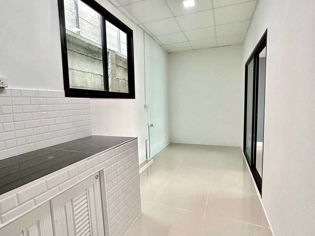 รูป ทาวน์เฮาส์ โซนนนทบุรี มหาสวัสดิ์ หมู่บ้านร่มรื่นวิลล์ 3 รีโนเวทใหม่ นัดชมบ้าน 085-318-6868  - รูปที่ 16/19