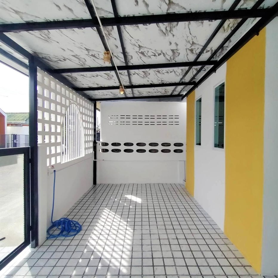 รูป บ้านโซนหนองจอก สุวินทวงศ์ หมู่บ้านอมรทรัพย์ เลียบวารี รีโนเวทใหม่ นัดชมบ้าน 085-318-6868 - รูปที่ 4/15