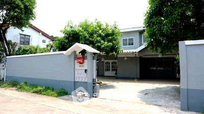 Houses for sale Chandrakasem Rajabhat University : 4-BR House in Lat Phrao (ID 2064844)