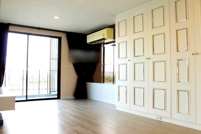 Condos for sale : Condo for Sale Metrolux Riverfont , (Riverview) Nearby MRT Saima 