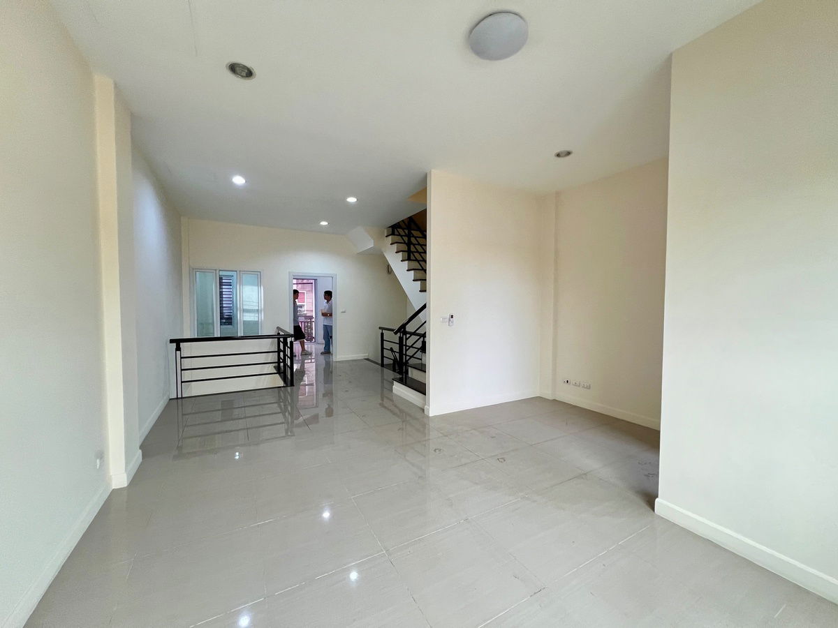 รูป ให้เช่า โฮมออฟฟิศ 4 ชั้น Premium Place เอกมัย–รามอินทรา 2 | พื้นที่ใช้สอยใหญ่ 240 ตร.ม. | จดทะเบียนบริษัทได้ | ทำเลเลียบด่วนเอกมัย–รามอินทรา - รูปที่ 18/18