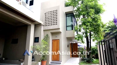 เช่าบ้านเดี่ยว เขตคลองเตย : 🔼🔽 AccomA 📩 Home Office 3 BR House in Klong Tan (AA12172)