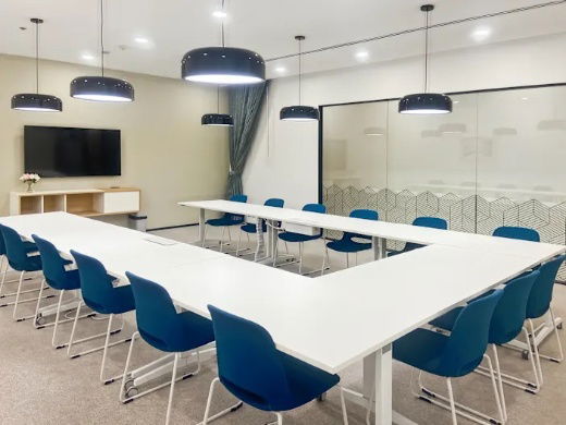 picture Flexible office space at Vanich Place Ari on Phahonyothin, featuring a premium office interior or customizable office design to suit your preferences. - 12/16