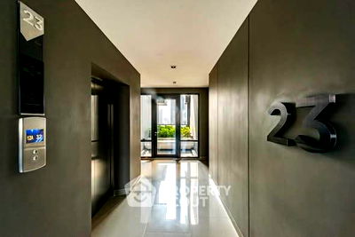 Condos for sale MRT Sam Yan : 2-BR Condo at M Silom near BTS Chong Nonsi (ID 2393710)