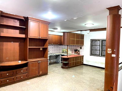 Twin houses for rent : 🏡 House for Rent – Great City Location! Chaloem Phra Kiat Rama IX Soi 22