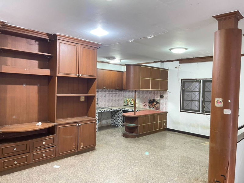 Townhouses for rent : 🏡 House for Rent – Great City Location! Chaloem Phra Kiat Rama IX Soi 22