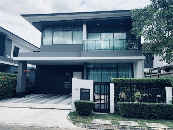 บ้านเดี่ยวให้เช่า : ให้เช่าบ้านเดี่ยวรีโนเวทใหม่ โครงการ เศรษฐสิริ กรุงเทพกรีฑา ตั้งอยู่บน ซอยกรุงเทพกรีฑา7