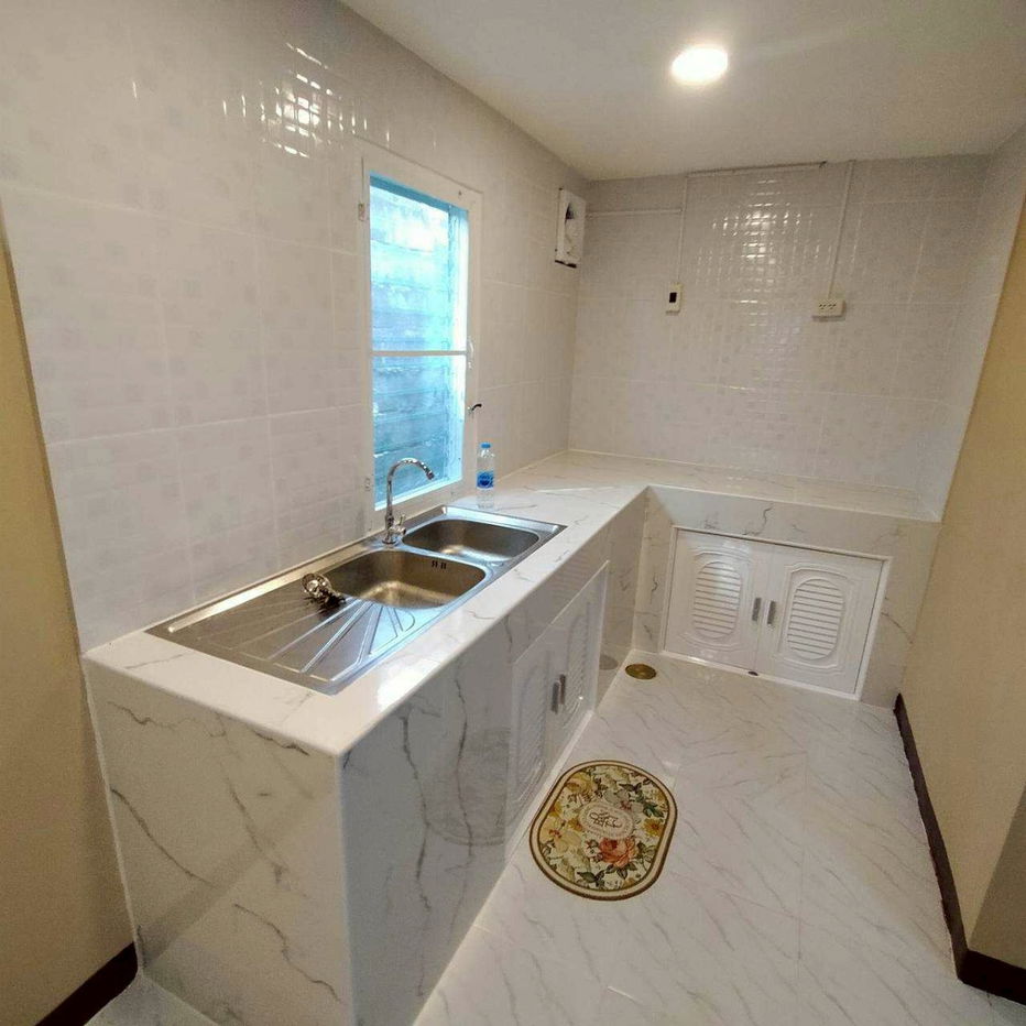 รูป บ้านโซนหนองจอก สุวินทวงศ์ หมู่บ้านอมรทรัพย์ เลียบวารี รีโนเวทใหม่ นัดชมบ้าน 085-318-6868 - รูปที่ 12/15