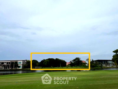 Land for sale Modern Gems Shopping Mall : 1,696 m² Land for Sale in Bang Chalong (ID 2393063)