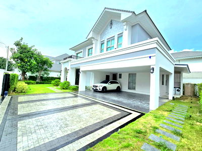 Houses for rent Ladkrabang Road Road : 🏡#BAN2305_071🏡𝗙𝗼𝗿 𝗥𝗲𝗻𝘁 2️⃣8️⃣0️⃣k.🔥🔥 #Near BTS On Nut ✨#Available for viewing‼️ Luxury house ‼️ Project: Perfect Place Sukhumvit 77