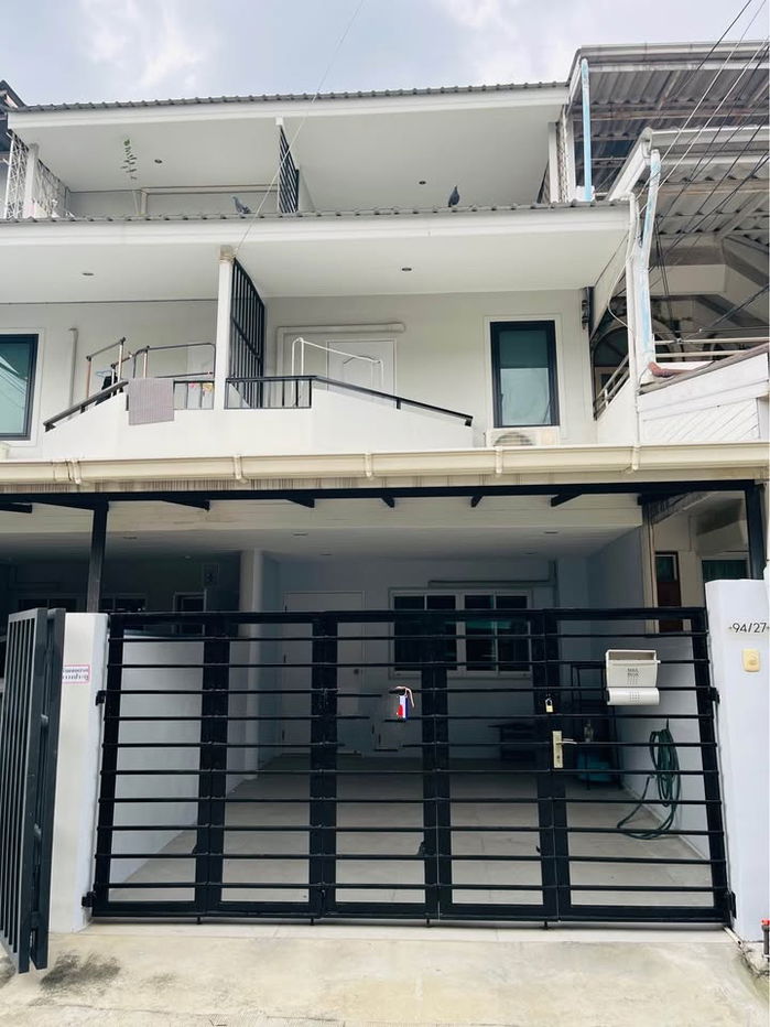 รูป HR2964ให้เช่าทาวน์โฮม 3 ชั้น ใกล้ม.เกษตร ซอย เสนานิคม 1 ใกล้ BTS เสนานิคม เพียง 450 เมตร - รูปที่ 1/13