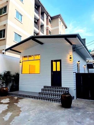 Houses for rent Charoen Krung Road : For rent, for rent, house for rent, Sathorn 17, cheap price, interested, Line: @951qfbfi