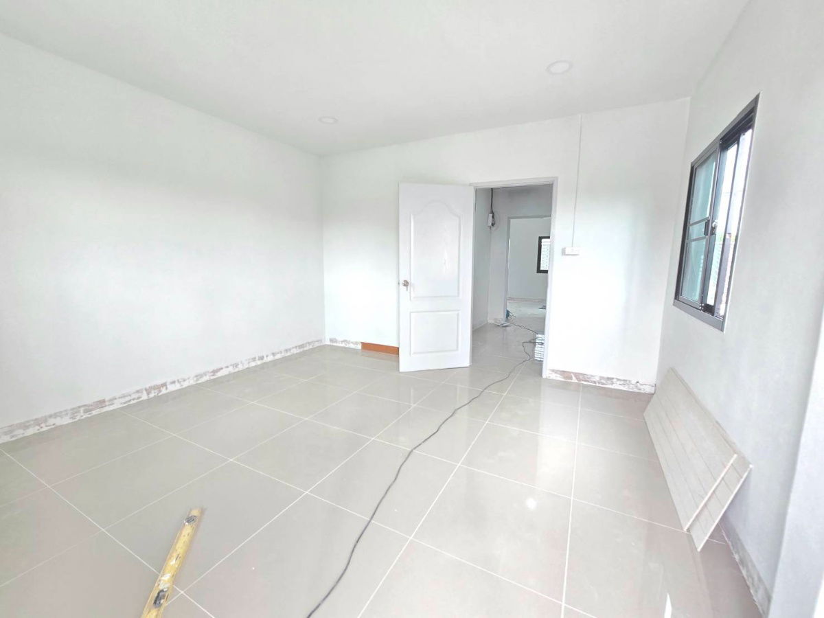 รูป บ้านหลังใหญ่ ทำเลดี กว้าง ต้นโครงการ หมู่บ้านอยู่เจริญ1 คลอง4 ถนนพระองค์เจ้าสาย ถนนไสวประชาราษฎร์ ตำบลบึงยี่โถ อำเภอธัญบุรี ปทุมธานี - รูปที่ 25/35