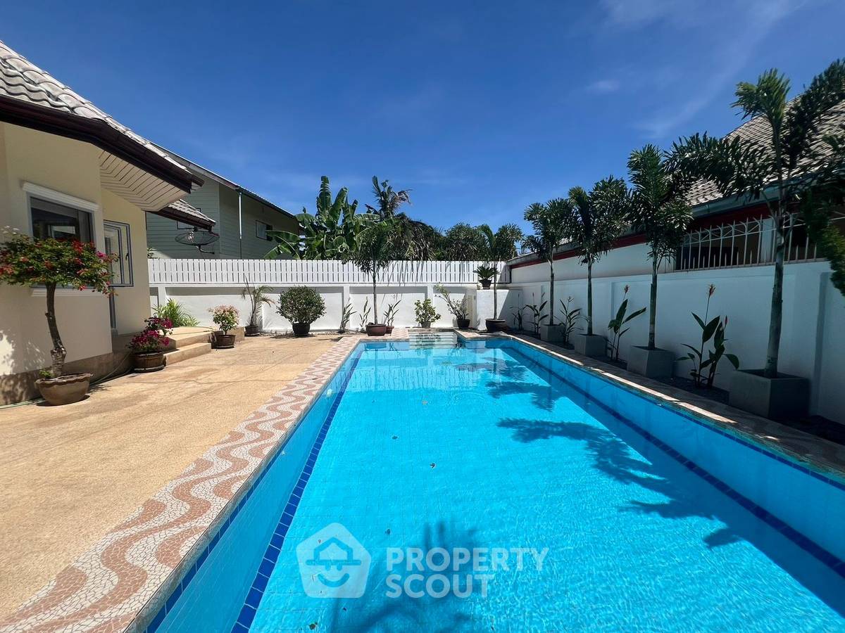 picture 3-BR House close to Hua Hin City (ID 2396591) - 1/8