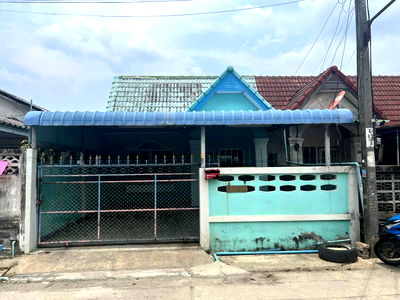 Townhouses for sale Bangkok : 1-storey townhouse, good location, with tenants