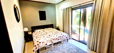 Townhouses for sale Stamford International University Hua Hin : 3-BR Townhouse at Baan Emma close to Hua Hin City (ID 2394417)