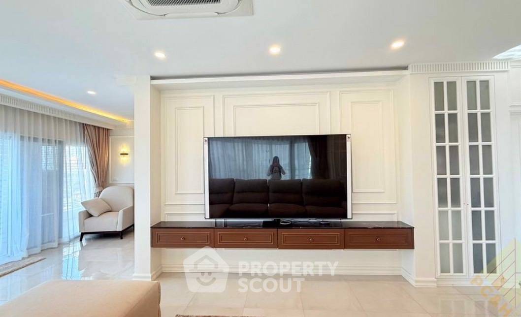 picture 2-BR Condo at View Talay 8 Condominium Jomtien close to Jomtien Beach (ID 2103532) - 12/19