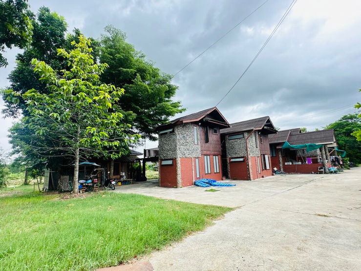 รูป ขายที่ดินพร้อมบ้านเรือนไทย สภาพดี  เนื้อที่ 7-3-70 ไร่ ต.หมอนนาง อ.พนัสนิคม จ.ชลบุรี  - รูปที่ 35/41