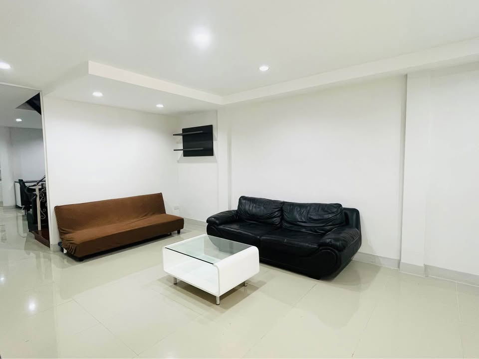 รูป HR2964ให้เช่าทาวน์โฮม 3 ชั้น ใกล้ม.เกษตร ซอย เสนานิคม 1 ใกล้ BTS เสนานิคม เพียง 450 เมตร - รูปที่ 8/13