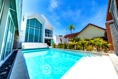 Houses for sale Pornprapanimit Road : 4-BR House at Natheekarn Park View close to Map Prachan Lake (ID 2397904)