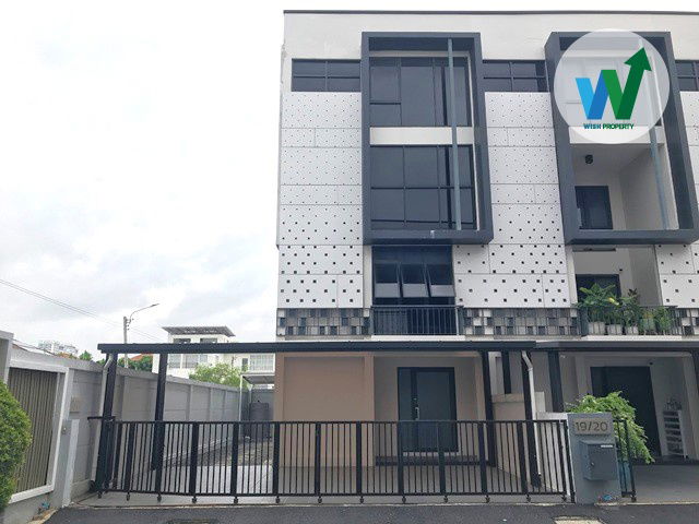 โฮมออฟฟิศให้เช่า : ให้เช่าโฮมออฟฟิศ 4 ชั้นหลังมุม ใหม่เอี่ยม ต่อเติมครบ 3 ห้องนอน 4 ห้องน้ำ 5 แอร์ 3 ที่จอดรถ ใกล้รถไฟฟ้าสถานีคู้บอน