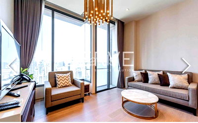 Condos for sale : 1 Bed with Bathtub Super High Fl. 45+ Good View Good Location MRT Sukhumvit 550 m. & BTS Asok 700 m.-The Esse Asoke