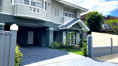 บ้านเดี่ยว นิคมลาดกระบัง : ขายบ้าน 81 ตรว.ติดถนนเมนใหญ่ ราคา 4.9ล้าน สุดคุ้ม 5 ห้องนอน4 ห้องน้ำ แถมแอร์ 5เครื่องรีโนเวทพร้อมเข้าอยู่