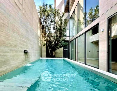 คอนโด BTS เอกมัย : คอนโด 4-ห้องนอน ที่ บ้านจันทร์ คอนโดมิเนียม ใกล้ ทองหล่อ (ID 2393977)