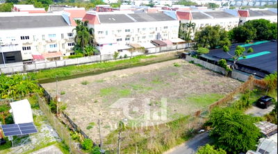 Land for sale The Crystal : Land for Sale in Yothin Pattana Soi — 1 Rai