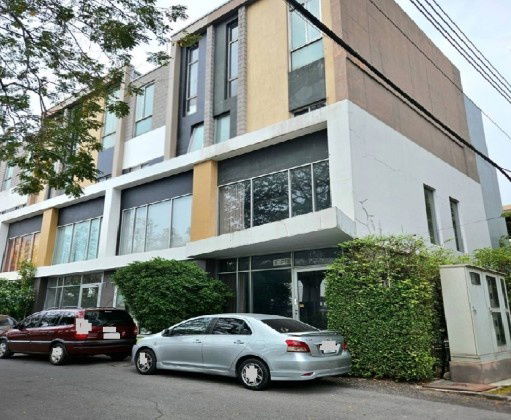 รูป ให้เช่า ทาวน์โฮม โฮมออฟฟิศ 3.5 ชั้น โครงการ ไซมิส บลอสซั่ม แอท แฟชั่น / ซอยรามอินทรา 64 / หลังมุม / แอร์ทั้งอาคาร / เหมาะเป็นสำนักงาน จดบริษัทได้ - รูปที่ 1/10