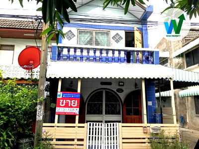 ทาวน์โฮม ถนนสรงประภา : ขายบ้าน หมู่บ้านดอนเมืองวิลล่า ขายบ้านหลังมุม สภาพดีมาก 17 ตร.ว. 4 ห้องนอน 2 ห้องน้ำ 4 แอร์ ใกล้โรบินสันศรีสมาน