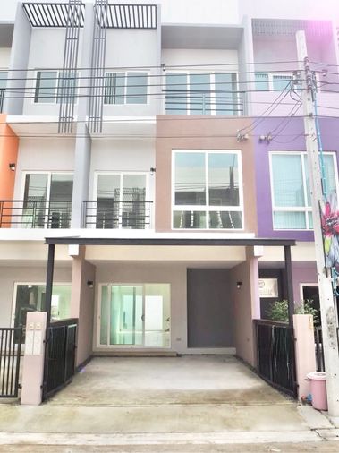 ให้เช่าทาวน์โฮม กรีนิช รามอินทรา (Greenwich Ramintra) อยู่ถนนรามอินทรา กม.12 แขวงคันนายาว