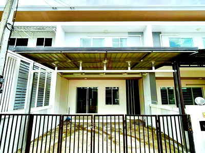 Townhouses for rent Boonthavorn Chiang Mai : Town home good location for rent 