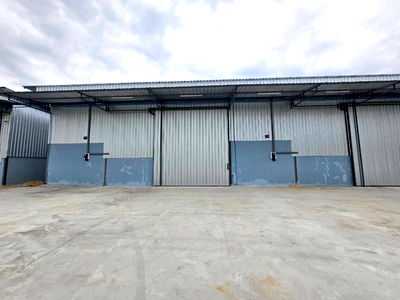 Factory for rent Muang Samut Sakhon Samut Sakhon : Warehouse and factory for rent in the DJ Charoen 3 project, near Rama 2, Km. 25, along the Bang Nam Chuet Canal.