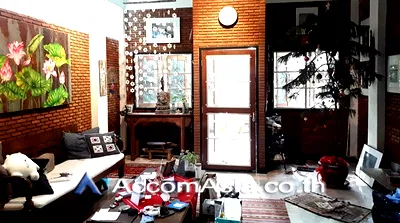 Houses for rent MRT Sukhumvit : 🔼🔽 AccomA 📩  3 BR House in Khlong Tan Nuea (AA23180)