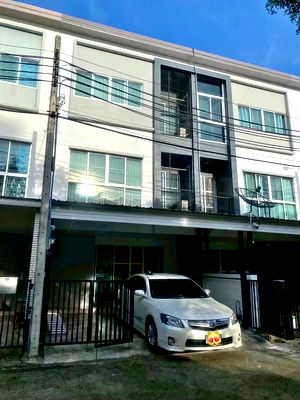 Townhouses for rent : R2777 Townhome For Rent Lumpini Town Ville Srinakarin Bearing