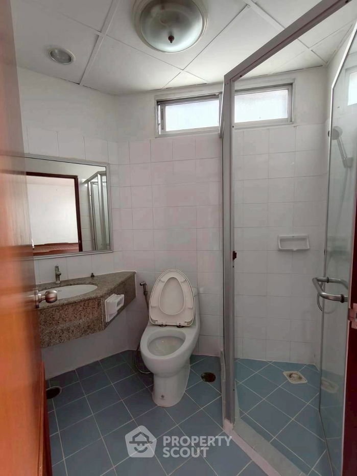 picture 2-BR Condo at Wittayu Complex near BTS Phloen Chit (ID 2411871) - 1/13