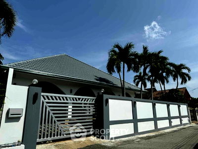 Houses for sale Chonburi : 3-BR House at Pattaya Land And House Village close to East Pattaya (ID 2135142)