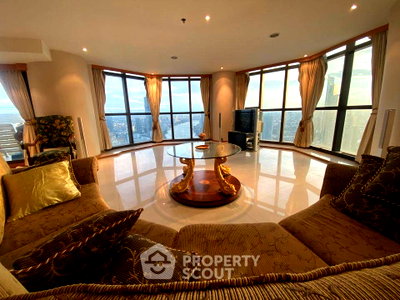 Condos for sale : 1-bed 2-bath condo size 192 sq.m. at State Tower by BTS Saphan Taksin for sale (ID 985905)