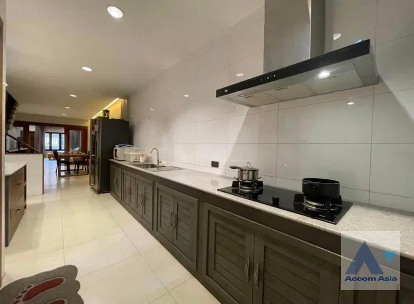 รูป 🔼🔽 AccomA 📩 Fully Furnished 2 BR Townhouse in Chong Nonsi (AA41836) - รูปที่ 8/17