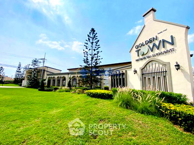 Townhouses for sale Rubberland : 4-BR Townhouse close to East Pattaya (ID 2416473)