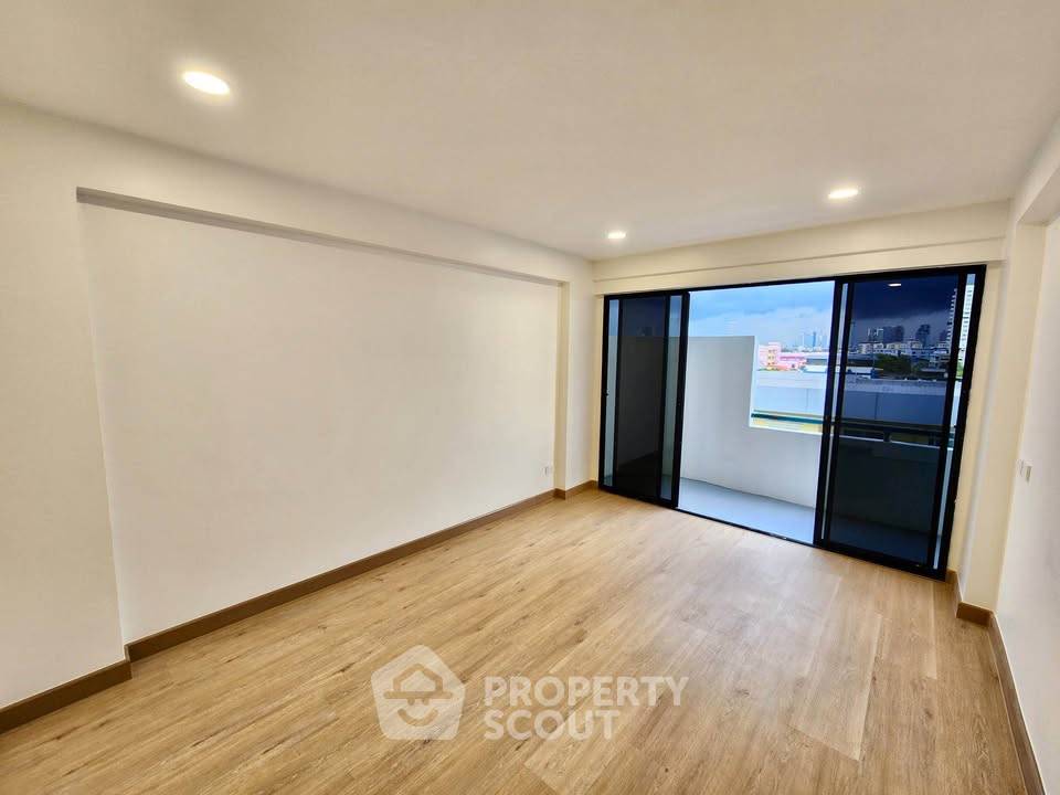 รูป คอนโด 2-ห้องนอน ที่ อีสท์ วูด พาร์ค คอนโดมิเนียม ใน สวนหลวง (ID 2147833) - รูปที่ 5/10