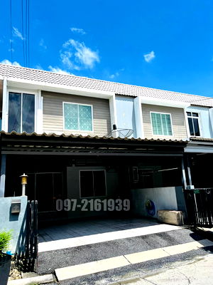 เช่าทาวน์โฮม สมุทรปราการ :  ให้เช่าทาวน์เฮาส์ 2 ชั้น เดอะคัลเลอร์ บางนา กม.10 เลี้ยงแมวได้ พร้อมอยู่ 