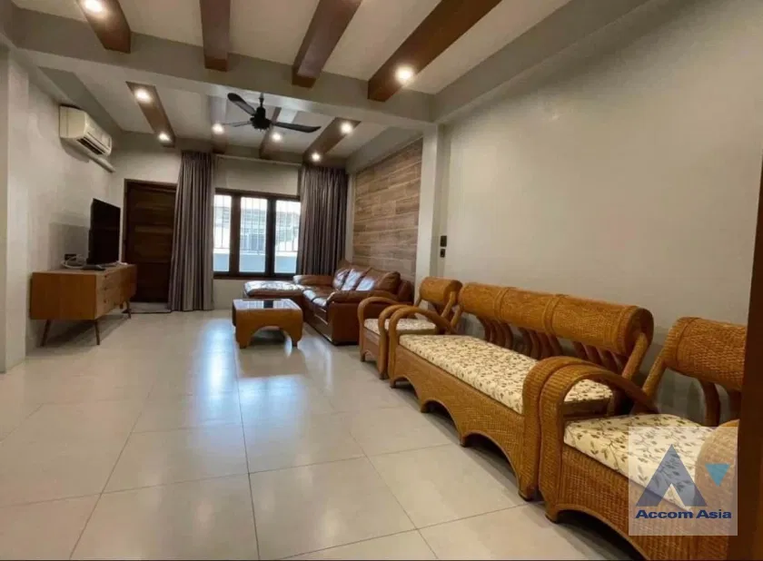 รูป 🔼🔽 AccomA 📩 Fully Furnished 2 BR Townhouse in Chong Nonsi (AA41836) - รูปที่ 2/17